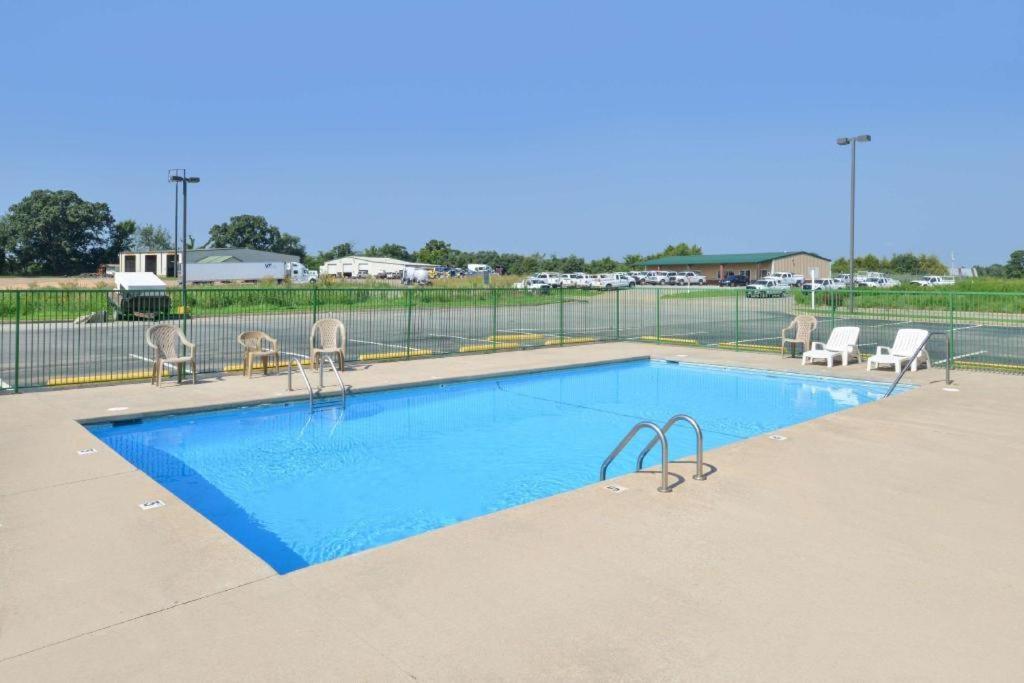 Ozark Hotel Kültér fotó