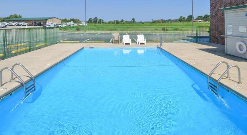 Ozark Hotel Kültér fotó
