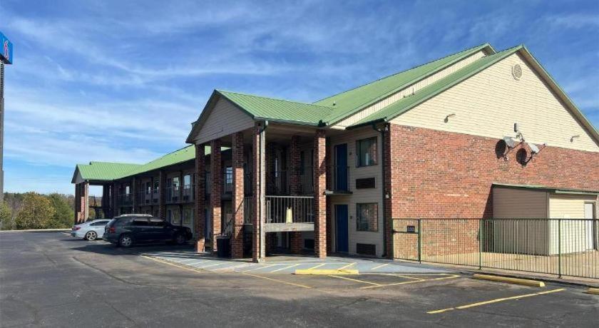 Ozark Hotel Kültér fotó